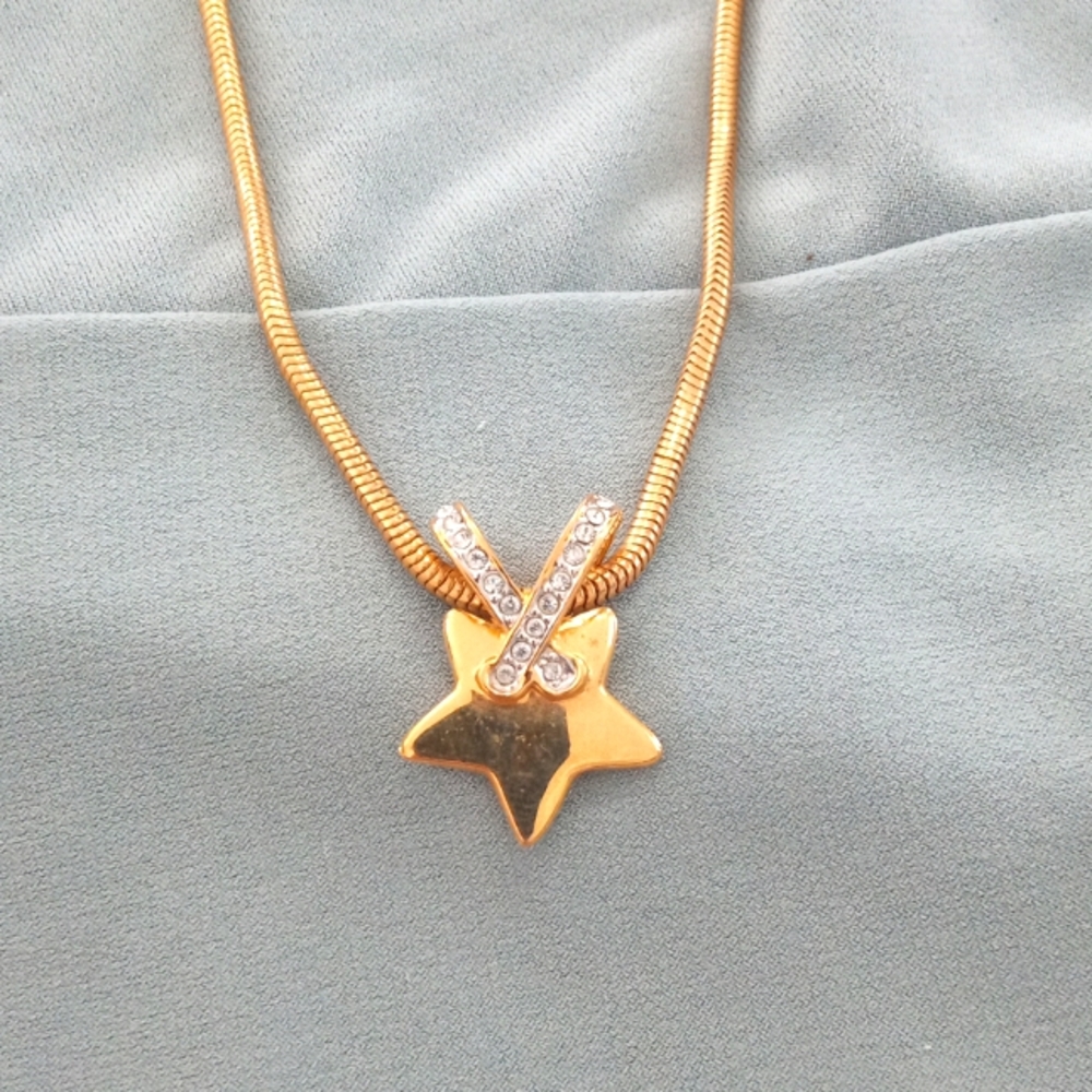 Vintage crystal gold tone necklace